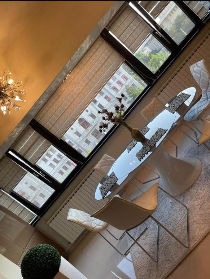 Lux Ultracentral * Craiova